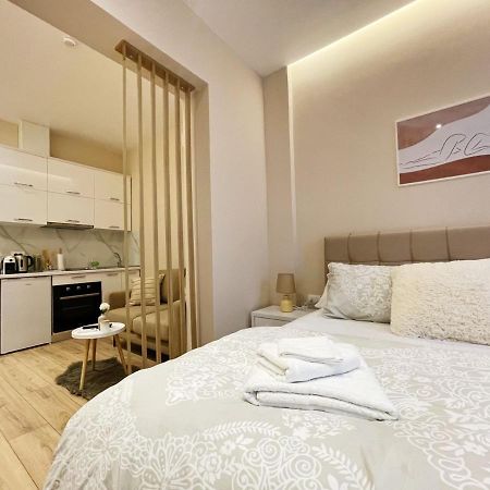 Aj Apartments, Hidden Gem In The Heart Of 티라나 외부 사진