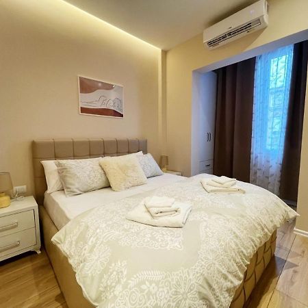 Aj Apartments, Hidden Gem In The Heart Of 티라나 외부 사진