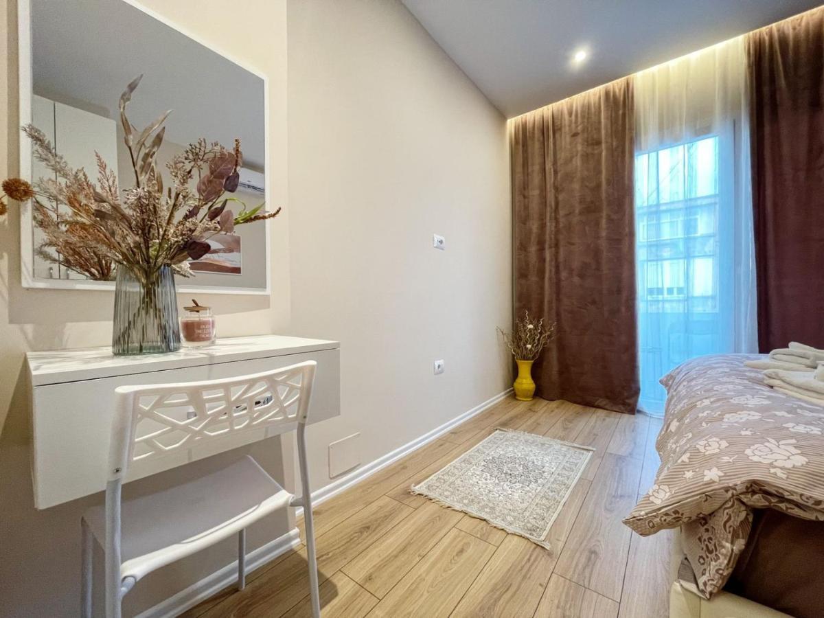 Aj Apartments, Hidden Gem In The Heart Of 티라나 외부 사진