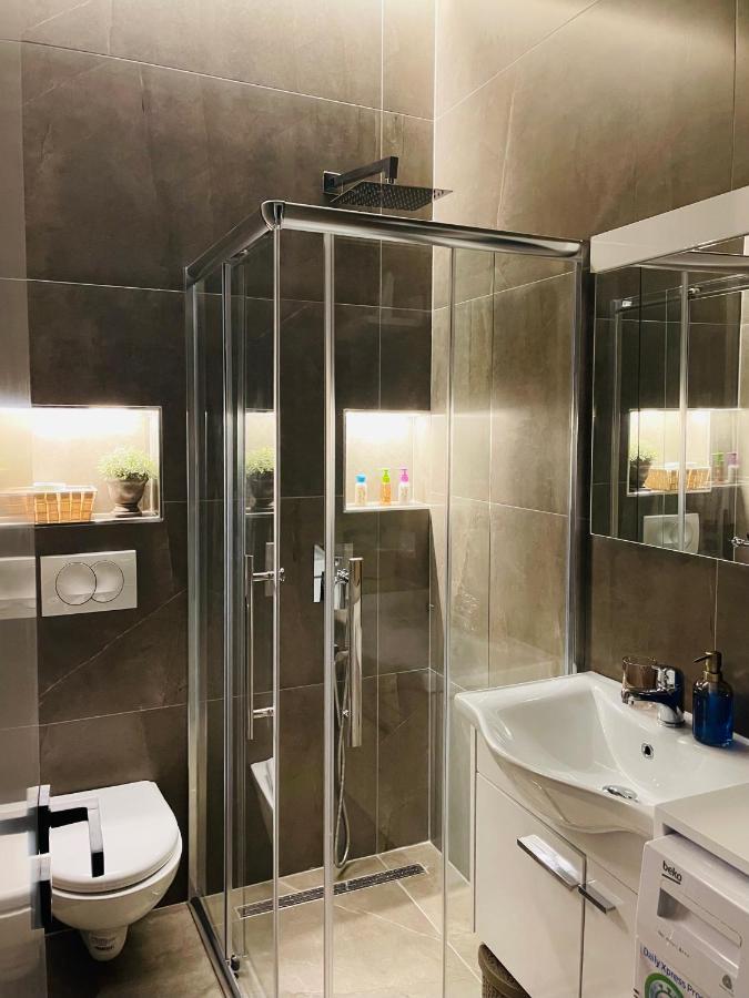 Aj Apartments, Hidden Gem In The Heart Of 티라나 외부 사진