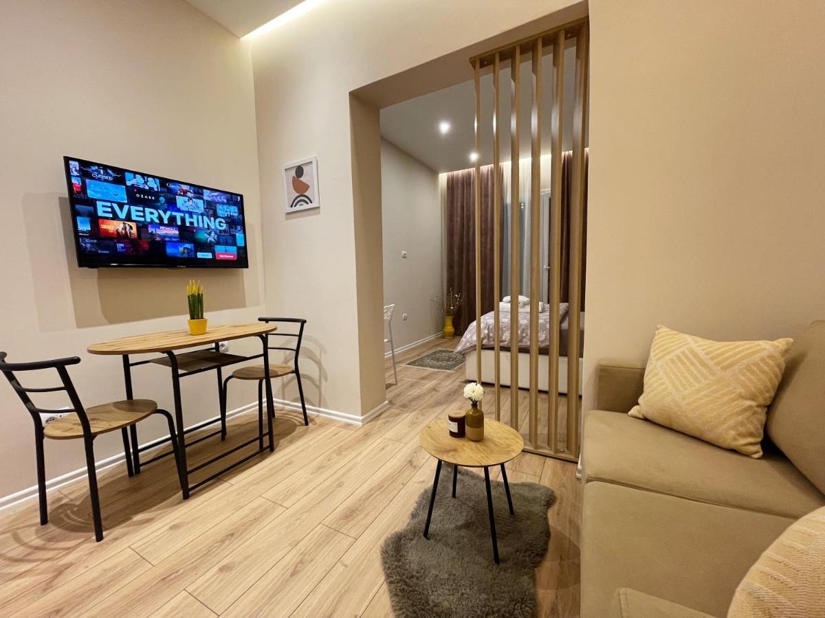 Aj Apartments, Hidden Gem In The Heart Of 티라나 외부 사진